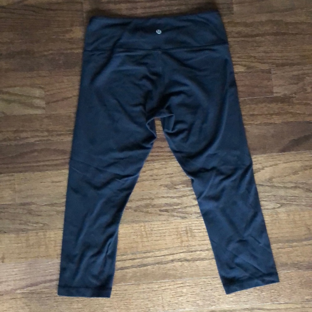 Classic LULULEMON Cropped Wunder Under Black